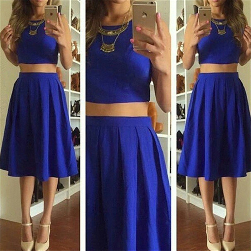 Синее платье ниже колен